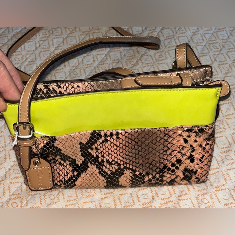 VERY NEW CONDITION Clark wristlet/clutch